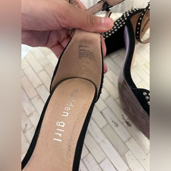 Heels  - Picture 5 of 5